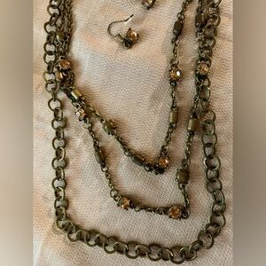 Medium Length brass necklace w/gold stones NWOT